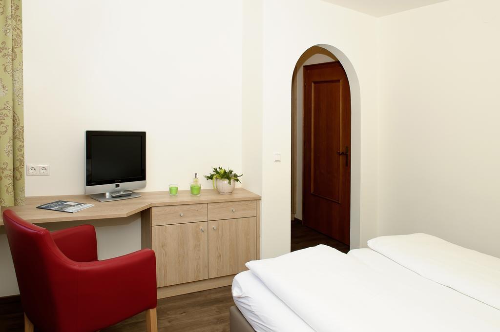Gasthaus Bacher Hotel Sankt Johann im Pongau Room photo